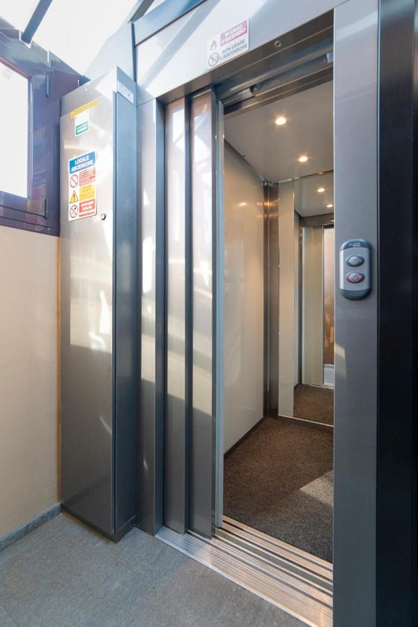 To-Housing3, Luce E Relax Al Centro Di Torino Apartment Bagian luar foto